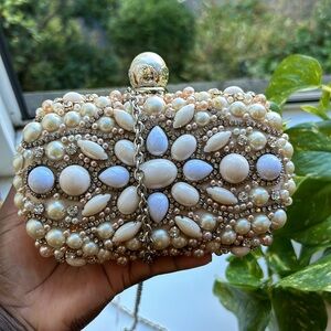 Aldo Pearl Clutch